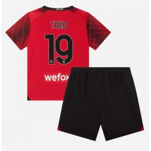 AC Milan Fotballdrakt Theo Hernandez #19 Hjemmedrakt Barn 2023-24 Kortermet (+ Korte bukser)