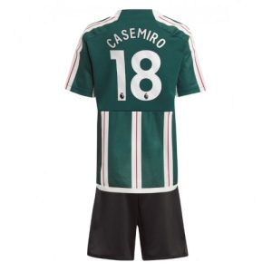 Manchester United Fotballdrakt Barn Casemiro #18 Bortedrakt 2023-24 Kortermet (+ Korte bukser)