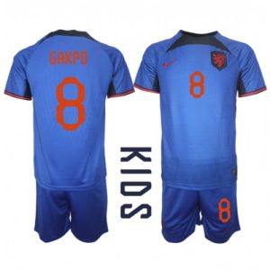 Nederland Fotballdrakt Barn Cody Gakpo #8 Bortedrakt VM 2022 Kortermet (+ Korte bukser)