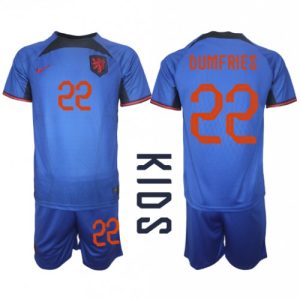 Nederland Fotballdrakt Barn Denzel Dumfries #22 Bortedrakt VM 2022 Kortermet (+ Korte bukser)