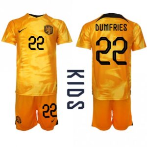 Nederland Fotballdrakt Barn Denzel Dumfries #22 Hjemmedrakt VM 2022 Kortermet (+ Korte bukser)