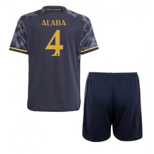 Real Madrid Fotballdrakt David Alaba #4 Bortedrakt Barn 2023-24 Kortermet (+ Korte bukser)