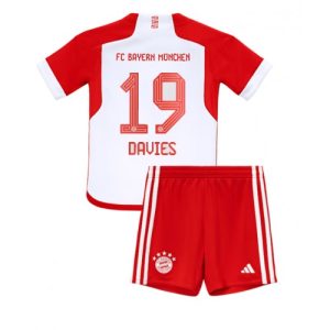 Bayern Munich Fotballdrakt Barn Alphonso Davies #19 Hjemmedrakt 2023-24 Kortermet (+ Korte bukser)