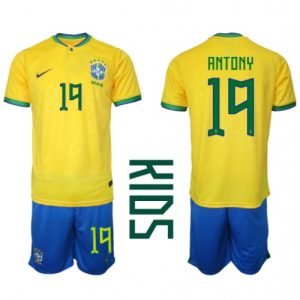 Brasil Fotballdrakt Barn Antony #19 Hjemmedrakt VM 2022 Kortermet (+ Korte bukser)