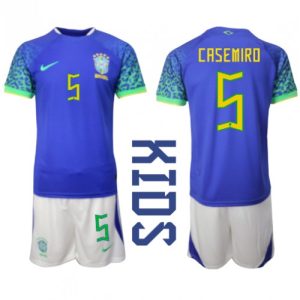 Brasil Fotballdrakt Barn Casemiro #5 Bortedrakt VM 2022 Kortermet (+ Korte bukser)