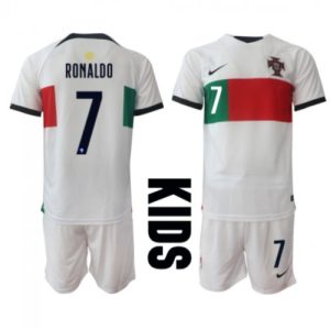 Portugal Fotballdrakt Barn Cristiano Ronaldo #7 Bortedrakt VM 2022 Kortermet (+ Korte bukser)
