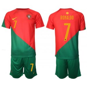 Portugal Fotballdrakt Barn Cristiano Ronaldo #7 Hjemmedrakt VM 2022 Kortermet (+ Korte bukser)